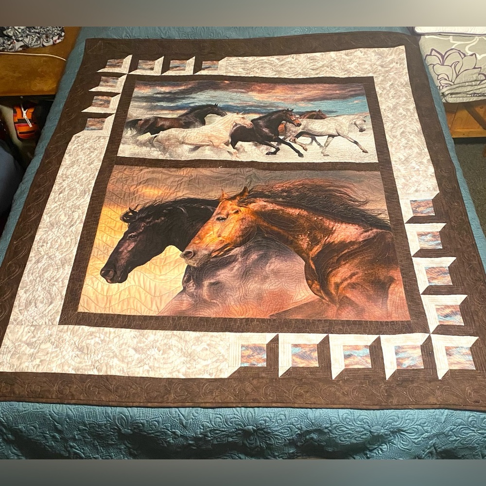 Elegant Horse-Themed Quilt with Brown and Cream Accents